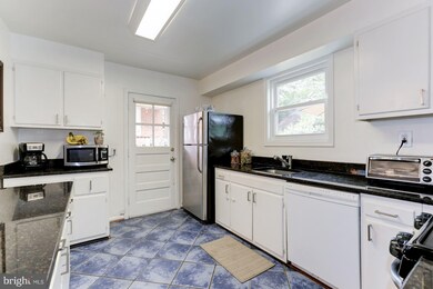203 E Taylor Run Pkwy, Alexandria, VA 22314 - photo 6