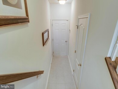 43069 Thoroughfare Gap Terrace, Ashburn, VA 20148 - photo 3