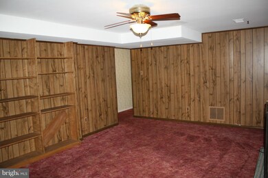 7232 Hadlow Dr, Springfield, VA 22152 - photo 3