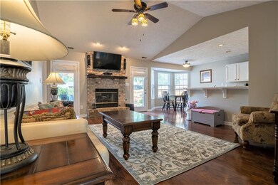 182 Tracy Ridge Blvd, Whiteland, IN 46184 - photo 4