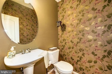 8212 Red Gate Ct, Bowie, MD 20715 - photo 2