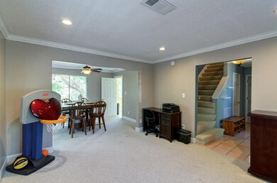 08_Family_Room_02