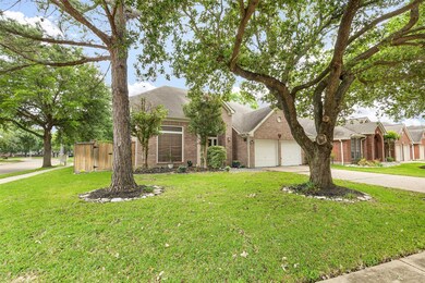 16322 Candlerock Ct, Houston, TX 77095 - photo 2