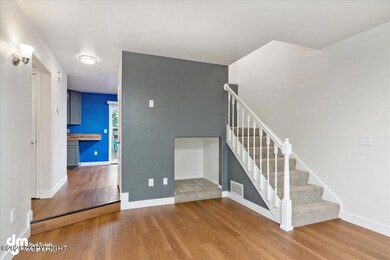 06-Living Room_MAX8027