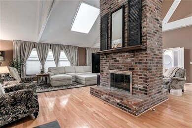 10172 Edelweiss Cir, Shawnee, KS 66203 - photo 4