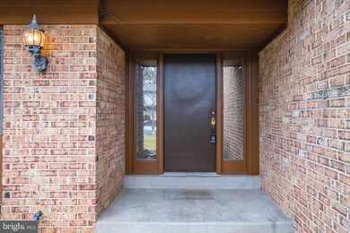 2616 Oakenshield Dr, Potomac, MD 20854 - photo 6