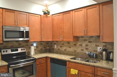 12864 Cara Dr unit 32-C, Woodbridge, VA 22192 - photo 6