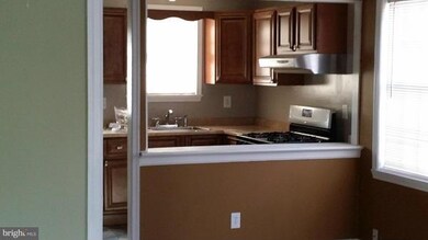 4815 Hazelwood Ave, Baltimore, MD 21206 - photo 4