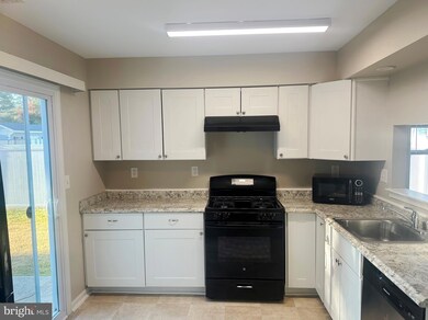 20 Fox Ln, Swedesboro, NJ 08085 - photo 2