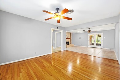 1315 Valleta Dr, Houston, TX 77008 - photo 6