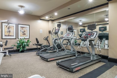 Atlas unit 723, Washington, DC 20037 - photo 3