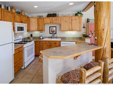 Kitchen. Fully equipped kitchen