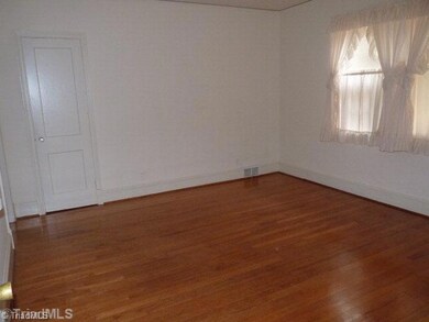 309 Gilmer Cir, Reidsville, NC 27320 - photo 5