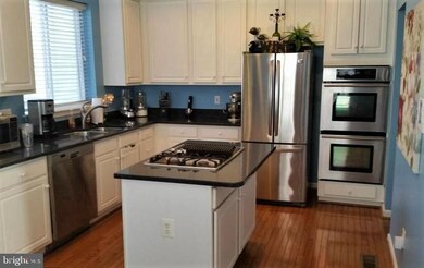 13100 Park Crescent Cir, Herndon, VA 20171 - photo 6