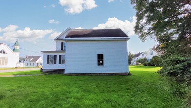 29 Monadnock St, Colebrook, NH 03576 - photo 4