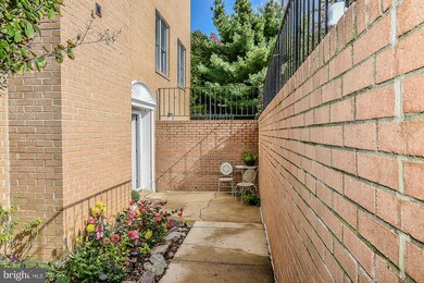 213C Locust St SE, Vienna, VA 22180 - photo 2