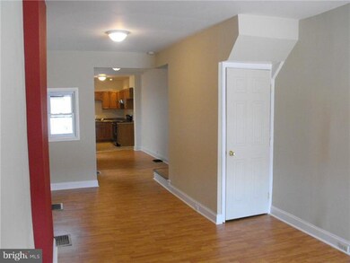 921 Pike St, Reading, PA 19604 - photo 4