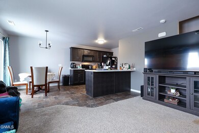 Dining/Kitchen