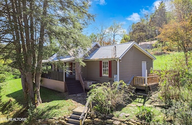 145 Shady Grove Rd, Lancing, TN 37770 - photo 2