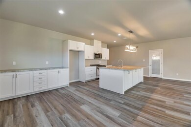 121 Anderson Dr, Hurst, TX 76053 - photo 5