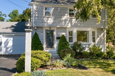 84 Parsons Rd Portland ME-large-003-037-