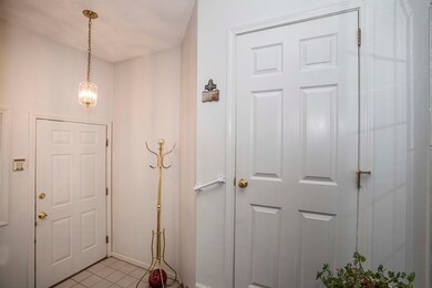 28 Lamplighter Ln unit 28, South Easton, MA 02375 - photo 6