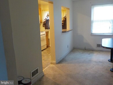 4305 Eldone Rd, Baltimore, MD 21229 - photo 4