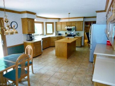 Look at the space in this kitchen!A bakers delight