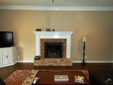 806 Cedar Creek Dr, Tyler, TX 75703 - photo 4