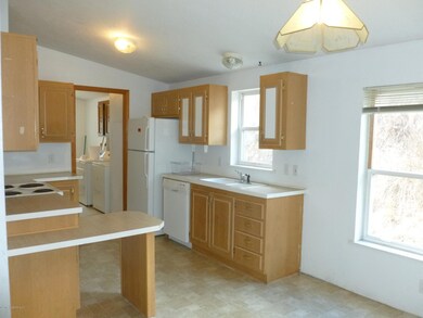 Kitchen with all appliances