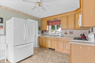 20 Richards St, Lowell, MA 01850 - photo 7