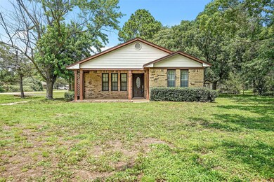 3600 Herb Dr, Cleburne, TX 76031 - photo 2