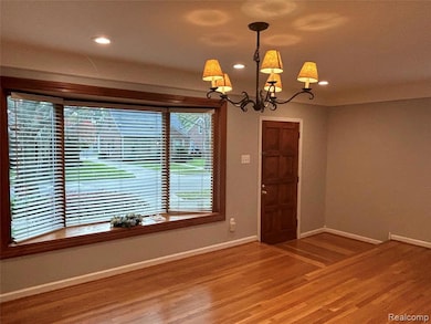 1577 E Melton Rd, Birmingham, MI 48009 - photo 5