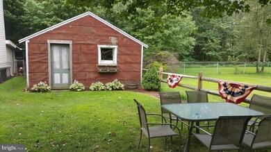 308 W Sherman St, McAdoo, PA 18237 - photo 2