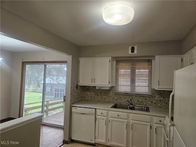 6564 Arbordale Ave, Solon, OH 44139 - photo 7