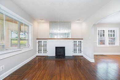 21-web-or-mls-480 Gaham St-9