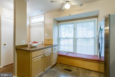 3920 Angelton Ct, Burtonsville, MD 20866 - photo 3