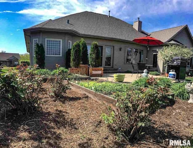 4621 N Weaverridge Blvd, Peoria, IL 61615 - photo 5