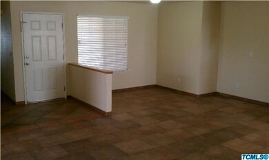 Spacious open familyroom with room for f