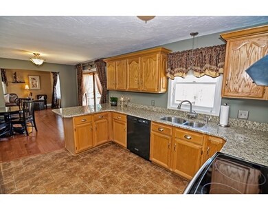 235 Johnny Appleseed Ln, Leominster, MA 01453 - photo 4