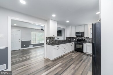 6513 Hawthorne St, Hyattsville, MD 20785 - photo 6