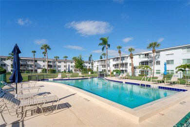 5873 Palm Ln unit B33, Bradenton, FL 34207 - photo 2