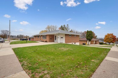 1025 Boyer St, Dubuque, IA 52001 - photo 2