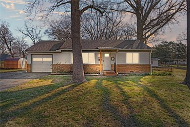 5121 Charles St, Shawnee, KS 66216 - photo 3