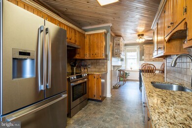 1221 Stirling St, Coatesville, PA 19320 - photo 4