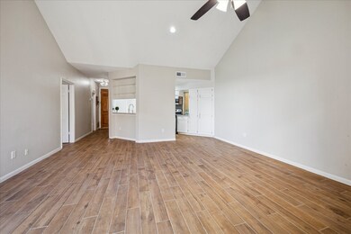 5210 Weslayan St unit 303, Houston, TX 77005 - photo 5