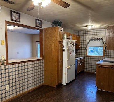 405 Dean St, Mitchell, IN 47446 - photo 6