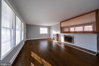 526 Sutherland Rd, Ewing, NJ 08618 - photo 2