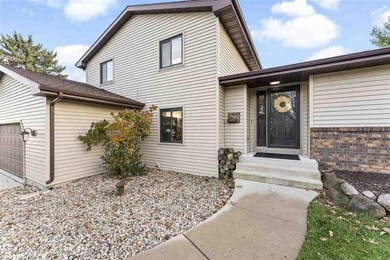 4949 Highwood Cir, Middleton, WI 53562 - photo 2