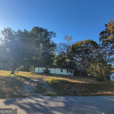 156 Pine Cir, Lagrange, GA 30241 - photo 2